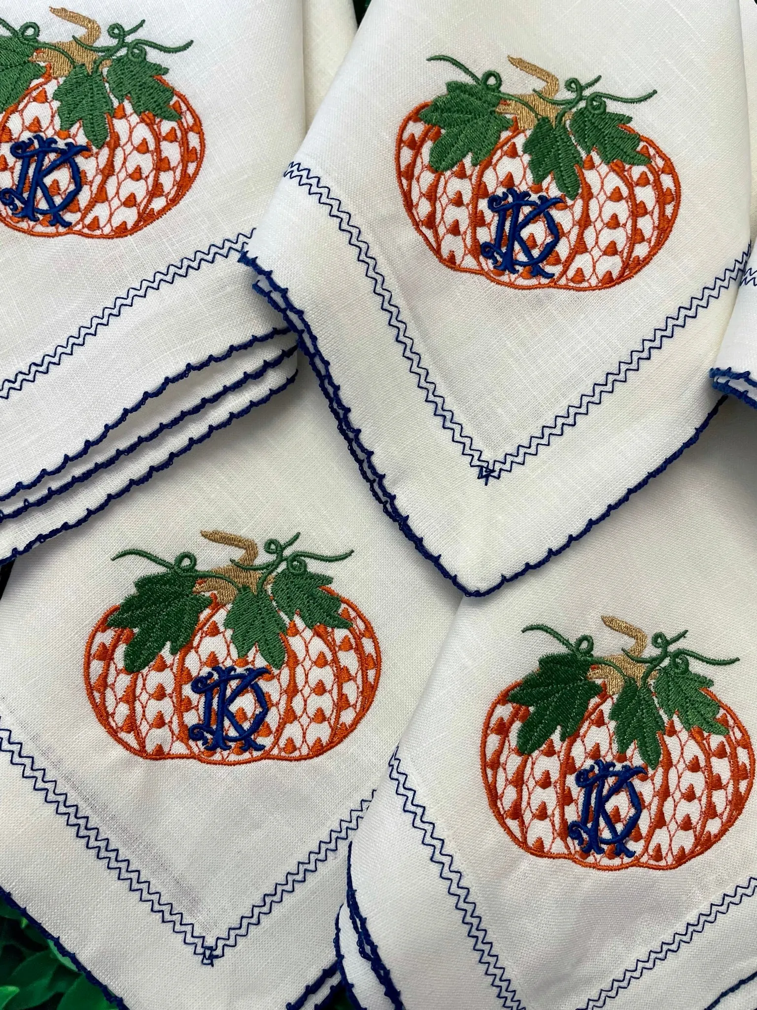 Picot Trimmed Linen Dinner Napkins